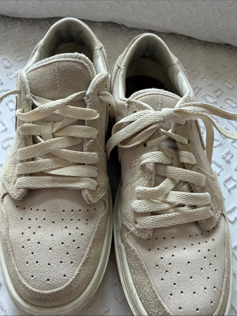 Nike neutral cream